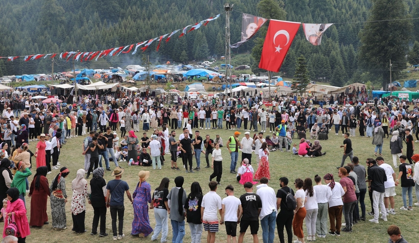 acelle-yayla-senlikleri-bayram-havasinda-geciyorz0x4wxozzu