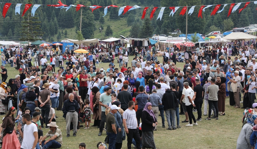 acelle-yayla-senlikleri-bayram-havasinda-geciyorz0x4wxozzu