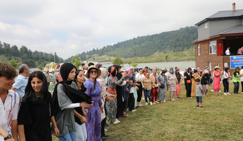 acelle-yayla-senlikleri-bayram-havasinda-geciyorz0x4wxozzu