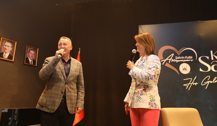 Açelya Akkoyun sevenleri ile buluştu