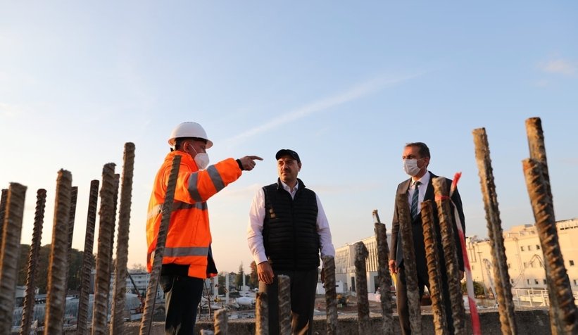 Acil Durum Hastanesi inşaatını inceledi