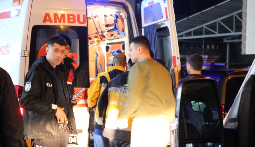ada-caddesi-nde-kaza-3-yaralinlq1mvfqzv