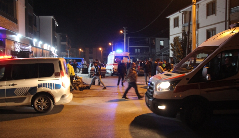 ada-caddesi-nde-kaza-3-yaralinlq1mvfqzv