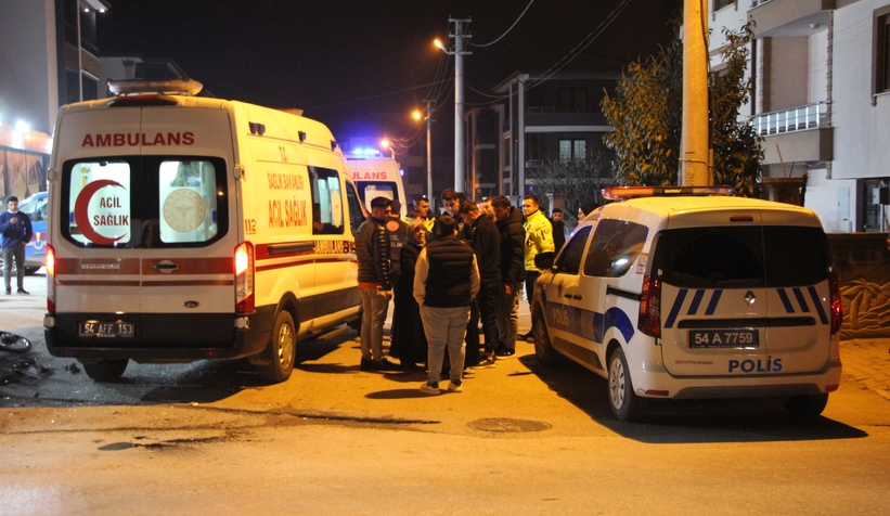 ada-caddesi-nde-kaza-3-yaralinlq1mvfqzv