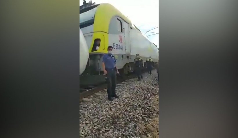 ada-treni-hizli-tren-ile-kafa-kafaya-carpisticnhvr01vzm
