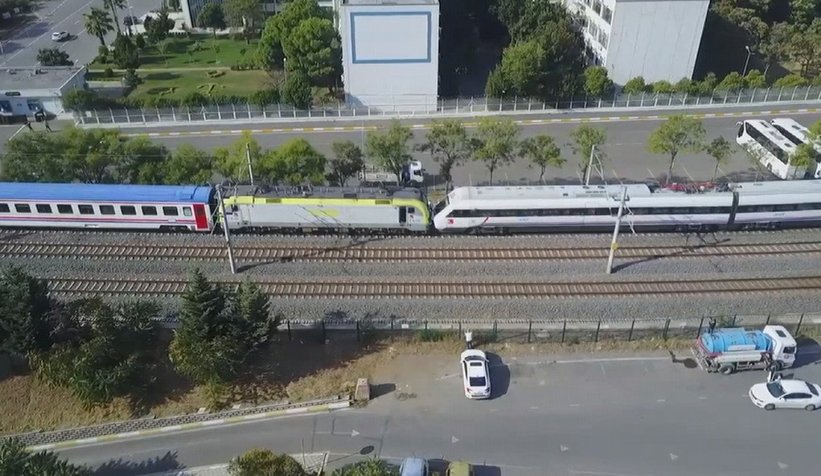 ada-treni-hizli-tren-ile-kafa-kafaya-carpisticnhvr01vzm