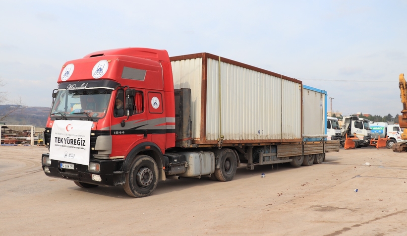 adapazari-belediyesi-depremzedelere-yardimlari-surduruyorzct4q3poet