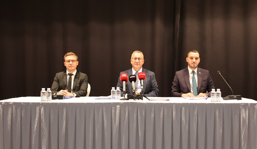 adapazari-belediyesi-meclis-toplantisi-yapildidhpevs9oek