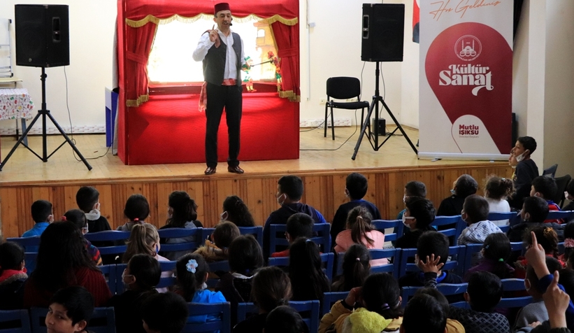 Adapazarı Belediyesi'nden çocuklar için tiyatro etkinliği