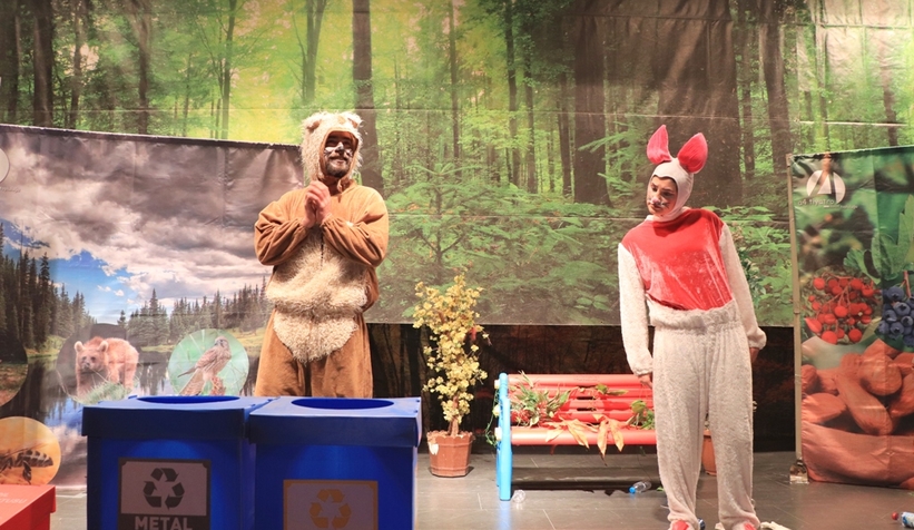 Adapazarı Belediyesi'nden çocuklar için tiyatro etkinliği