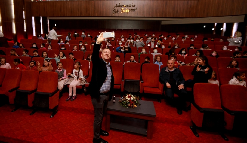 Adapazarı Belediyesi'nden çocuklar için tiyatro etkinliği