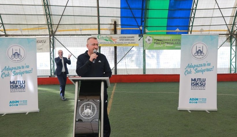 Adapazarı minikler futbol turnuvası başladı
