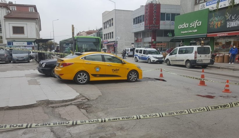 Adapazarı'nda gerçekleşen silahlı saldırıda bir taksici vuruldu.