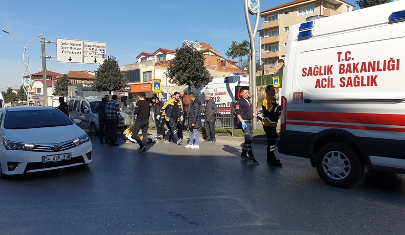 adapazari-nda-hafif-ticari-aracin-carptigi-kadin-yaralandivfv3mfhsrg