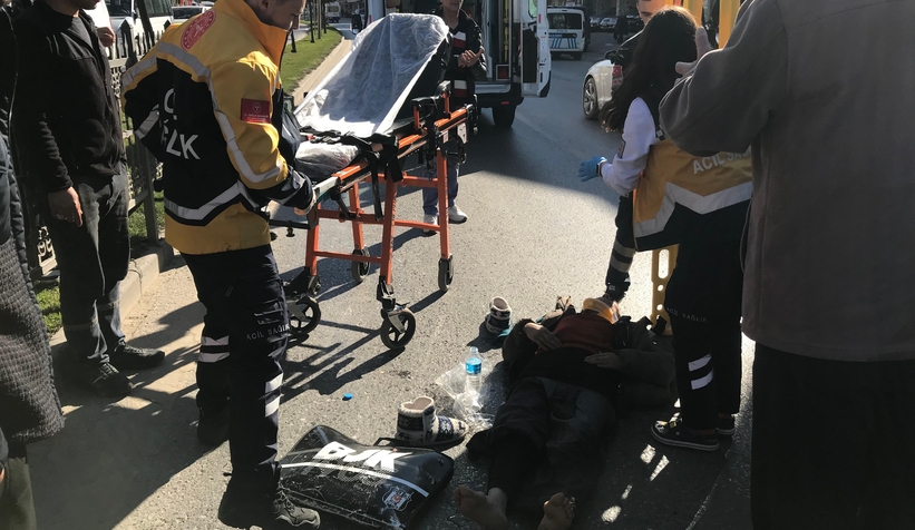 adapazari-nda-hafif-ticari-aracin-carptigi-kadin-yaralandivfv3mfhsrg