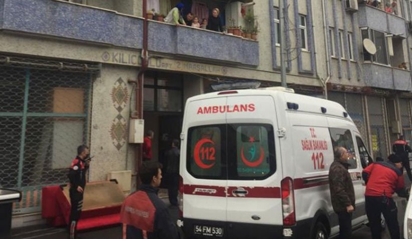 Dedikodu kavgasında eşini bıçaklayıp silahla vurdu