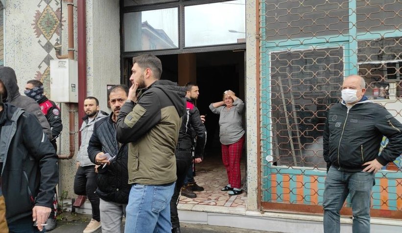 Dedikodu kavgasında eşini bıçaklayıp silahla vurdu