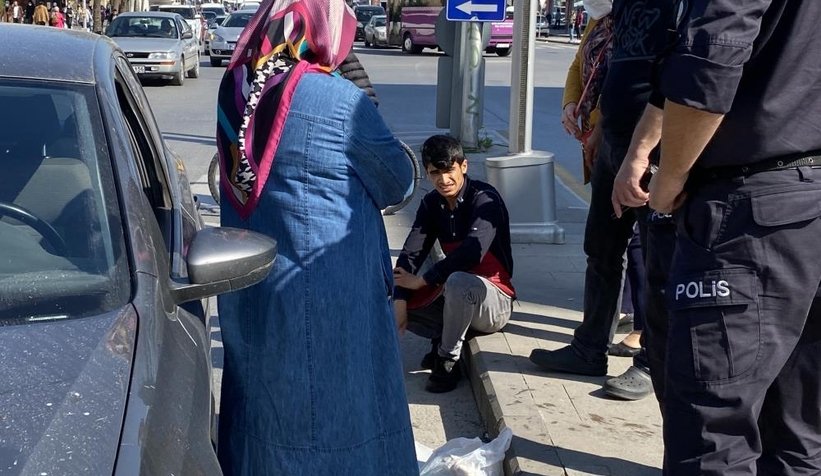 Adapazarı'nda kurye kazada yaralandı