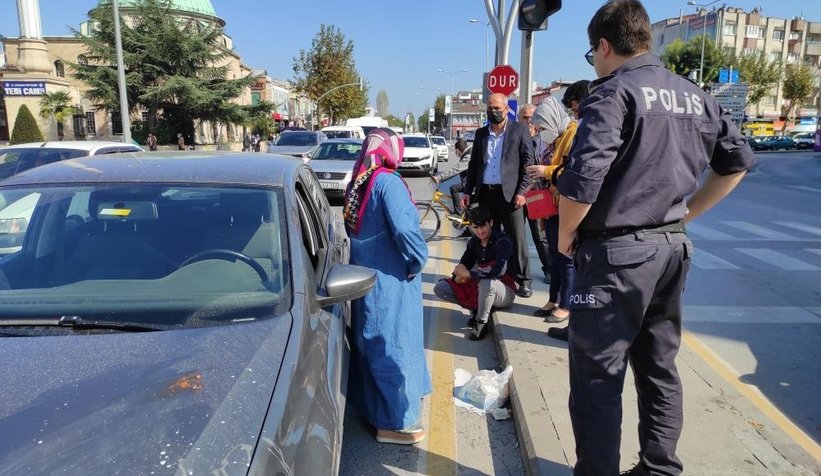 Adapazarı'nda kurye kazada yaralandı