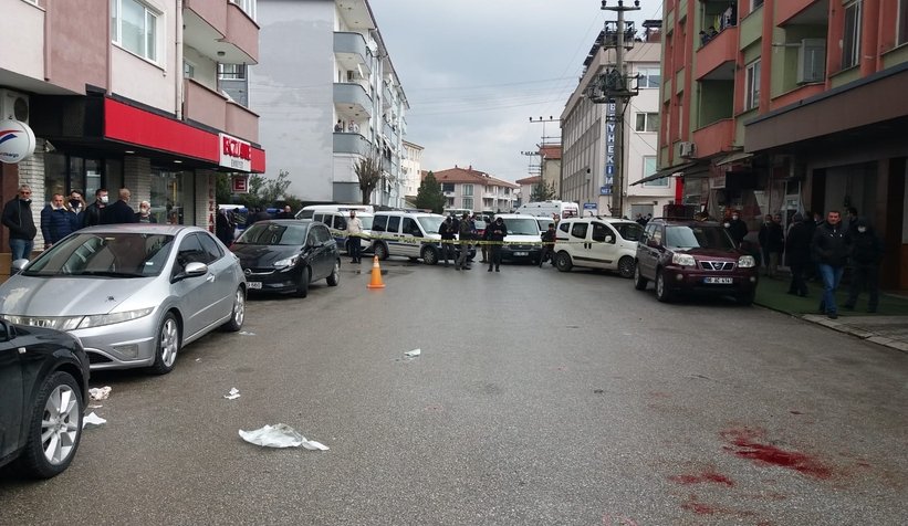 adapazari-nda-silahli-catisma-yaralilar-varqjzrrjjqck