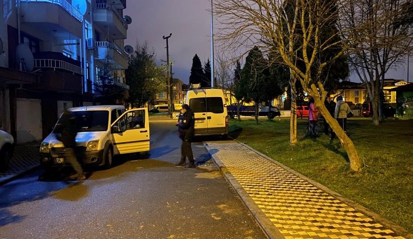Şehrin ortasında silahlı ve bıçaklı kavga: 2 yaralı