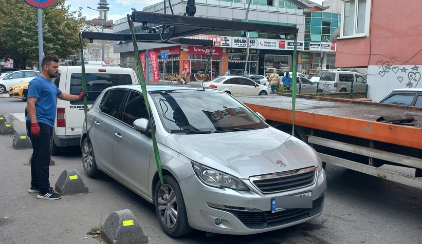 adapazari-sehir-merkezinde-160-araca-park-cezasi-kesildinzm2bxbuud