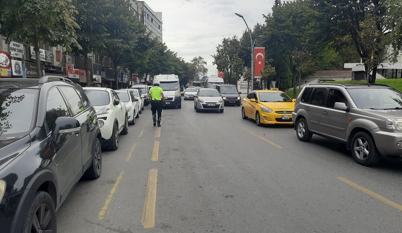 adapazari-sehir-merkezinde-160-araca-park-cezasi-kesildinzm2bxbuud