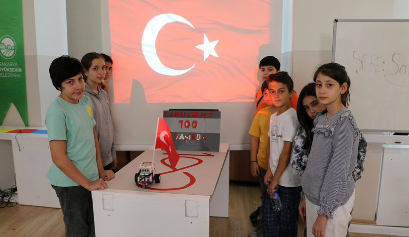 Adapazarı SGM’de 29 Ekim coşkuyla kutlandı