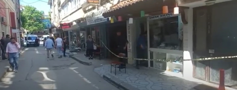 Adapazarı Tığcılar Mahallesi’nde bir kişi silahla vuruldu