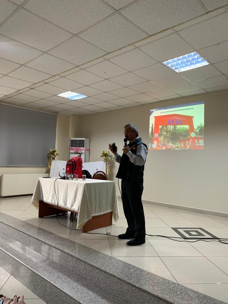  AFAD Akyazı'da afet farkındalık eğitimi verdi