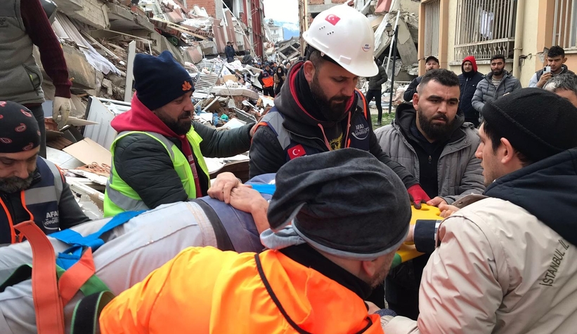 AFAD Gönüllüleri enkazdan kurtardıkları EDA'ya verdikleri sözü tuttu