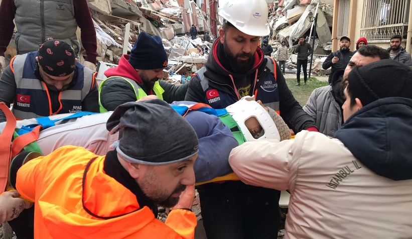 AFAD Gönüllüleri enkazdan kurtardıkları EDA'ya verdikleri sözü tuttu