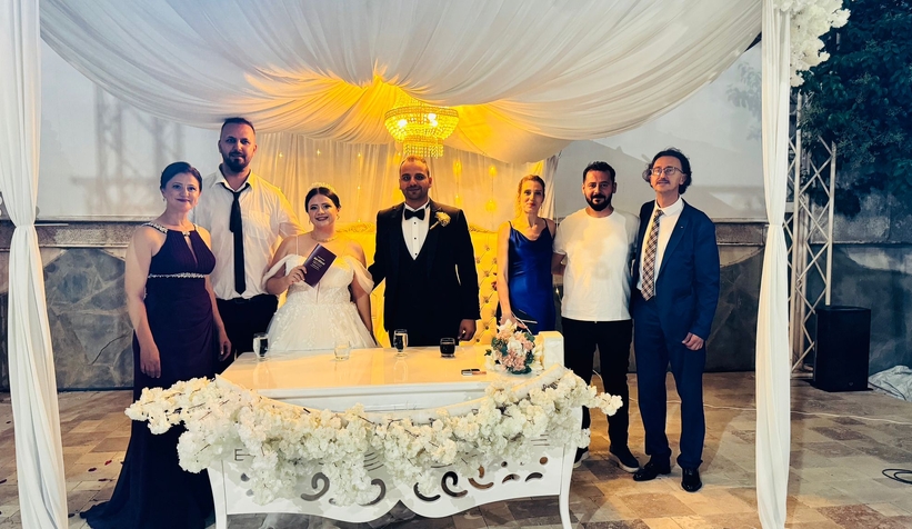 AFAD Gönüllüleri enkazdan kurtardıkları EDA'ya verdikleri sözü tuttu