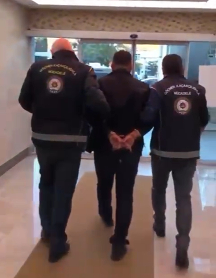 Afgan kaçaklar polis tarafından yakalandı