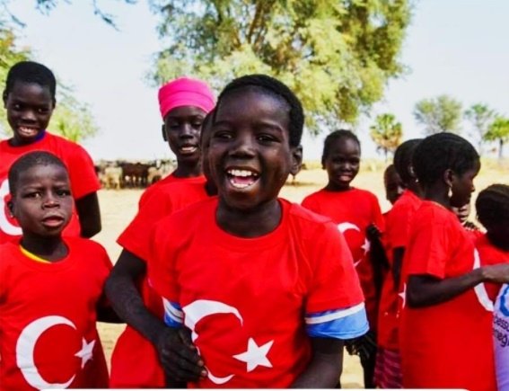 Afrika Platformu binlerce yüzü güldürdü