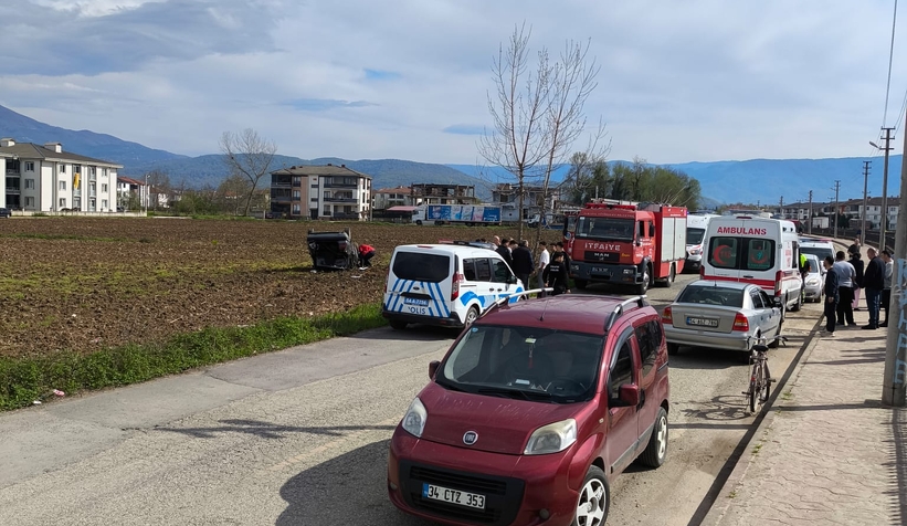 agaca-carpan-aractaki-2-kisi-yaralandizhhmde1zsu
