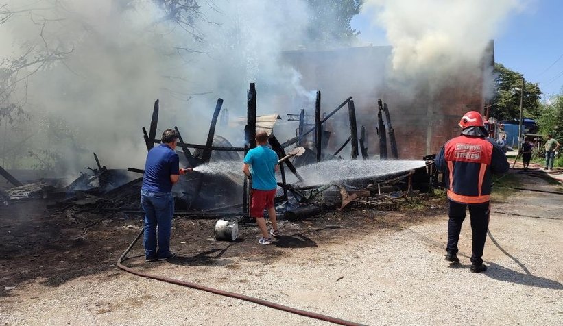 Ahır yandı; 2 büyükbaş hayvan telef oldu