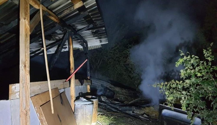 Ahırda yangın: Satışı tamamlanan 10 kurbanlık telef oldu