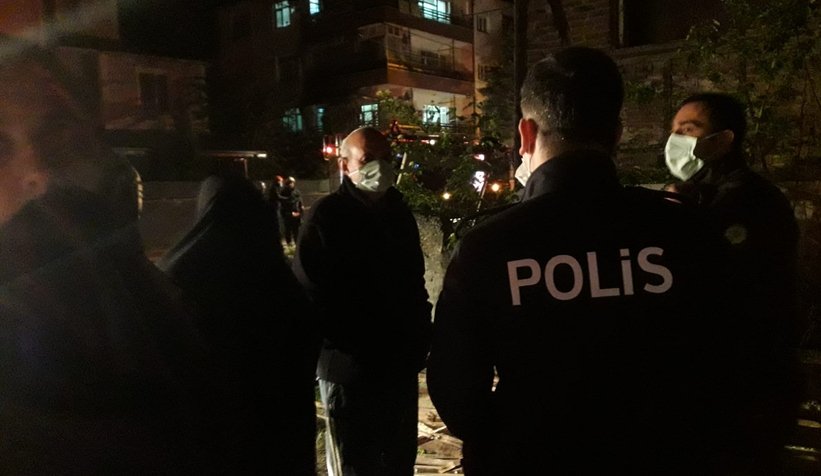 Ahşap ev alev alev yandı