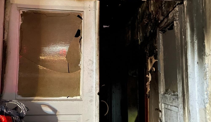 Ahşap ev yangında kullanılamaz hale geldi