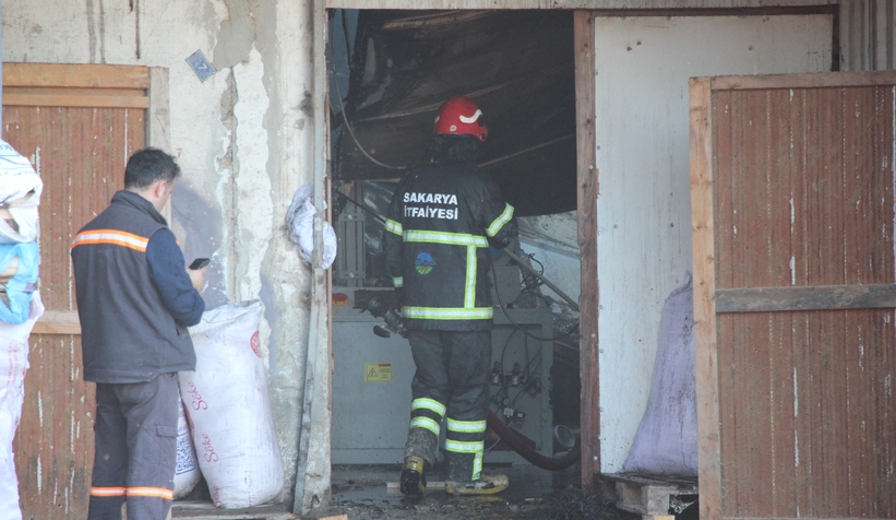 ahsap-sap-imalathanesinde-yangin-panigirmhisve5nx