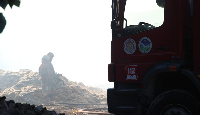 ahsap-sap-imalathanesinde-yangin-panigirmhisve5nx