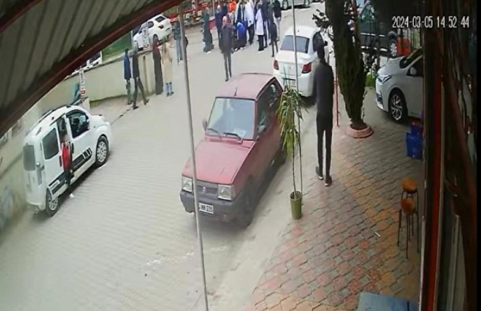 Aile hekimliğinden çıktı sokak ortasında böyle bayıldı