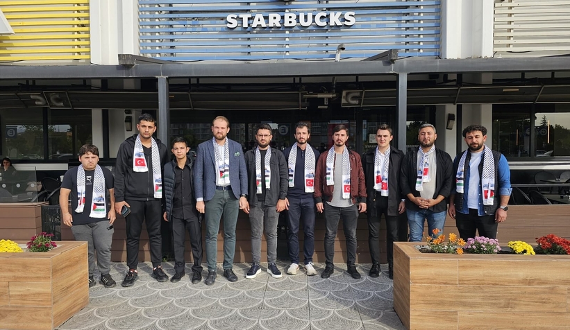 ak-genclik-ten-starbucks-ta-say-stop-eylemimve3vwxhy2