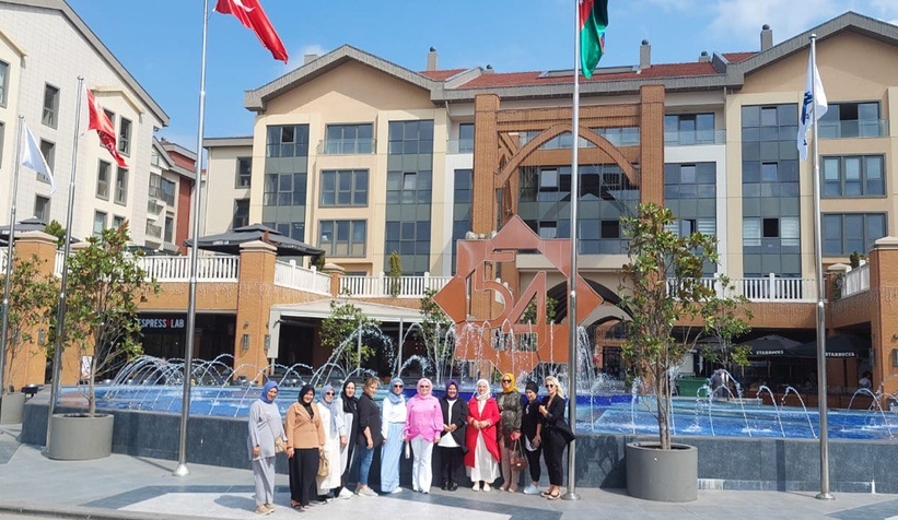 AK Kadınlar şehirde ve ilçelerde yapılan eserleri ziyaretlerine devam ediyor