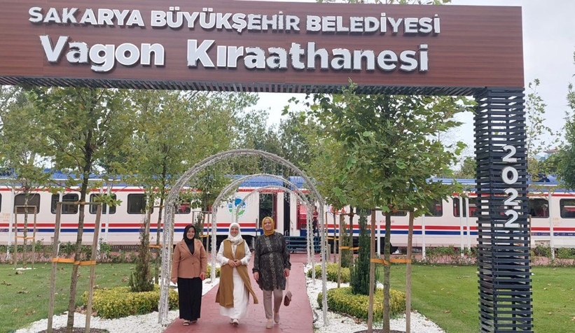 AK Kadınlar şehirde ve ilçelerde yapılan eserleri ziyaretlerine devam ediyor