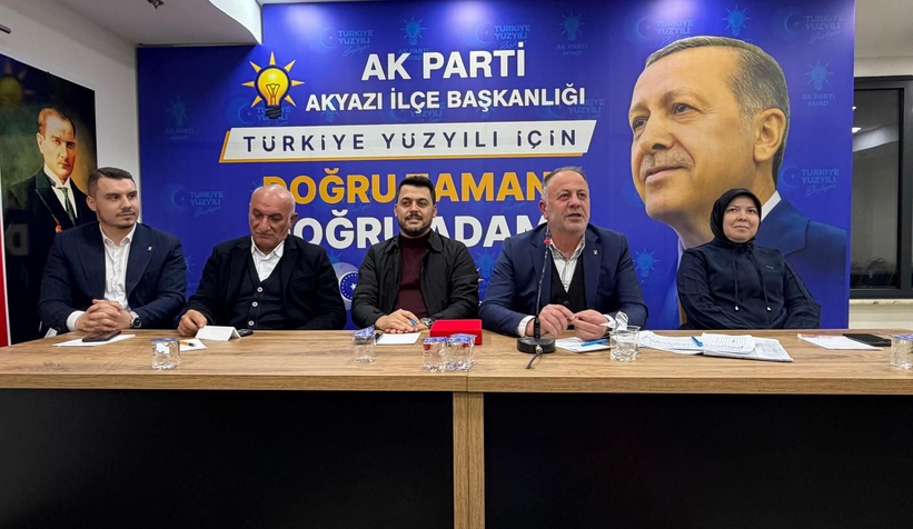 ak-parti-akyazi-ilce-teskilati-2025-yilini-degerlendirdi-ohvuzvm0vn