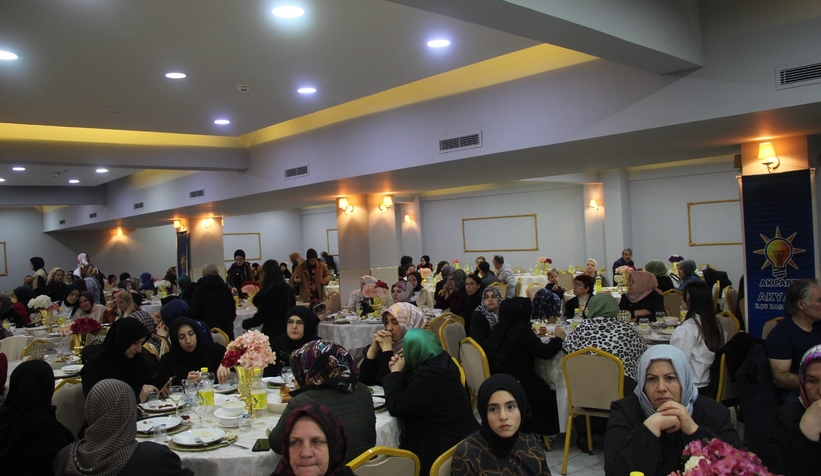 ak-parti-akyazi-teskilati-iftarda-bir-araya-geldiaepwvtrzag