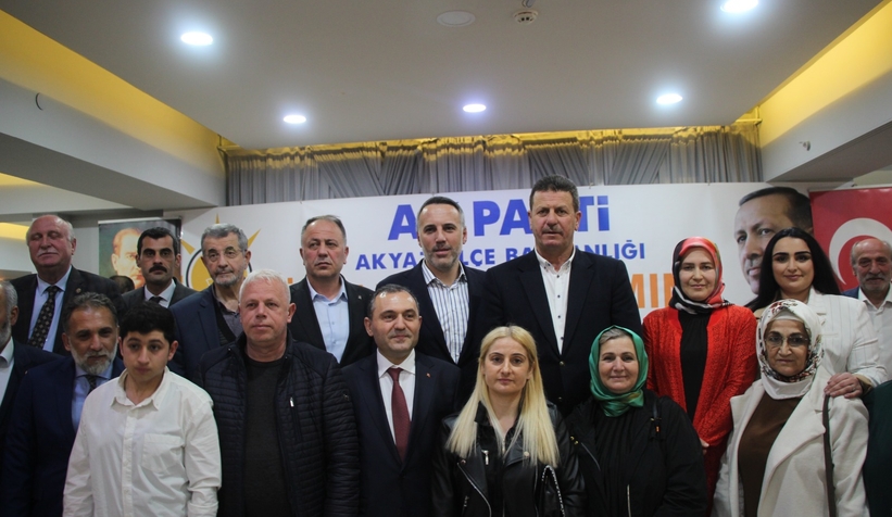 ak-parti-akyazi-teskilati-iftarda-bir-araya-geldiaepwvtrzag