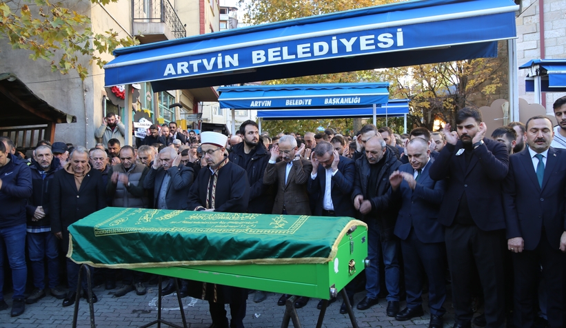 AK Parti Artvin Gençlik Kolları Başkanı Sakarya dönüşü kazada hayatını kaybetti